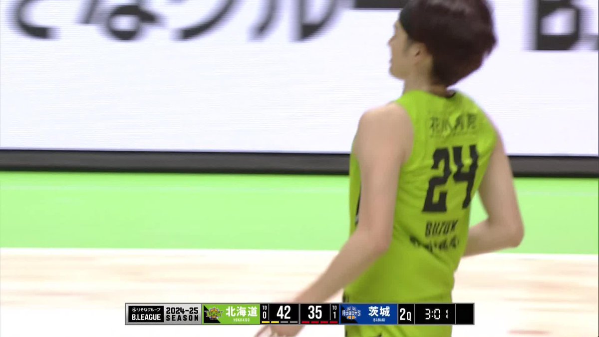 ベンチもガッツポーズ🤛 北海道#24 鈴木がリバウンドから見事なフォローを見せる！ 鈴木 悠介 Yusuke Suzuki レバンガ北海道 📡バスケットLIVEで生配信中 #Bリーグ #りそなグループ