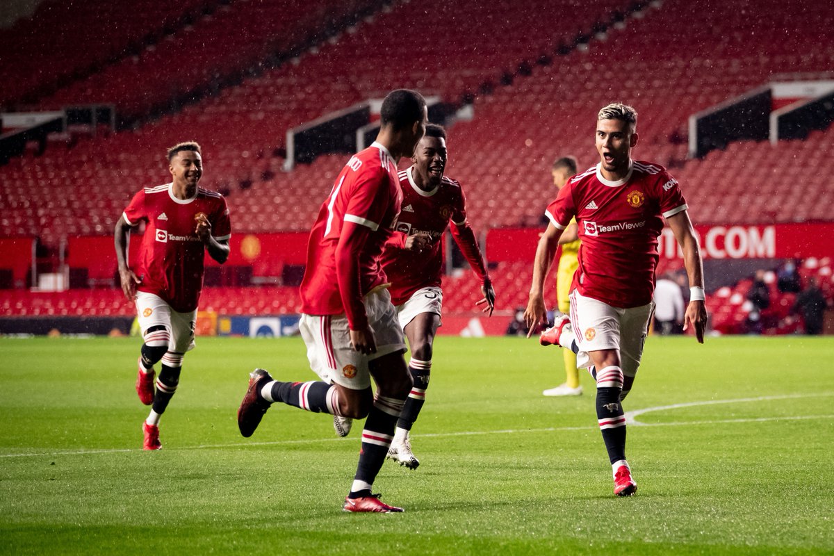 Who remembers this 𝐈𝐍𝐒𝐀𝐍𝐄 volley from @AndrinhoPereira against Brentford in 2022? 😳😱🔥
