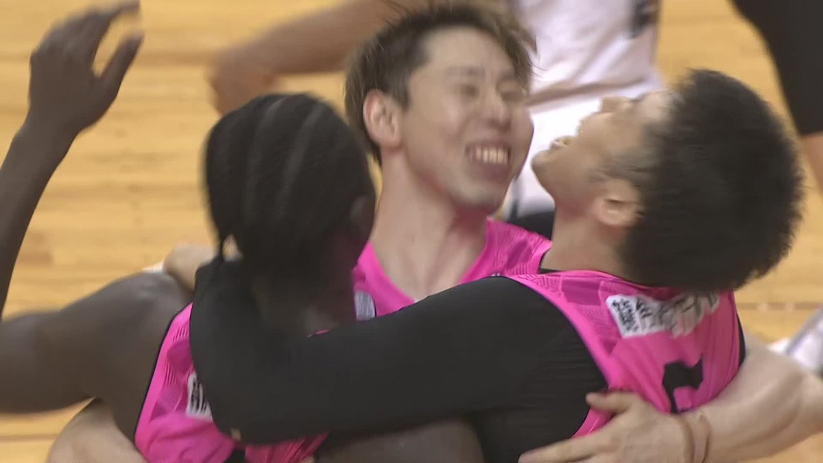 クレイジーピンク大熱狂🩷❤️‍🔥 ＃0 ガディアガがキャリアハイを更新し、秋田が勝利の笑顔でシーズンを締める！ 【公式】秋田ノーザンハピネッツ 📡バスケットLIVEで見逃し視聴 #Bリーグ #りそなグループ