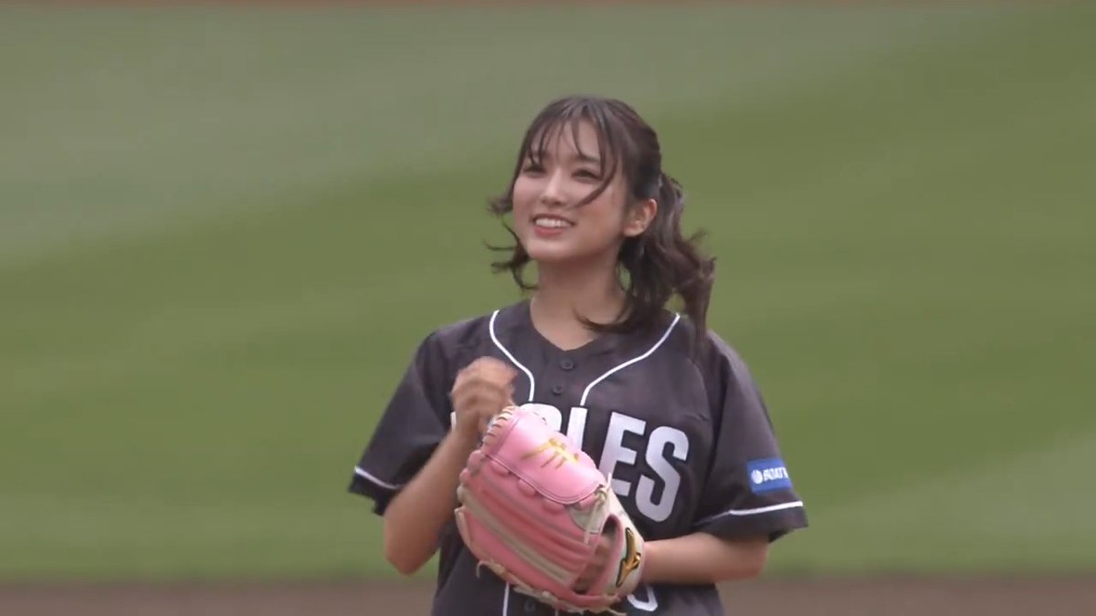 「BOAT RACEデー」🚤 今日の始球式は、#矢吹奈子 さん⚾ 背番号は75🩵 ノーバウンド投球のナイスピッチングでした👏✨ #RakutenEagles #キ!