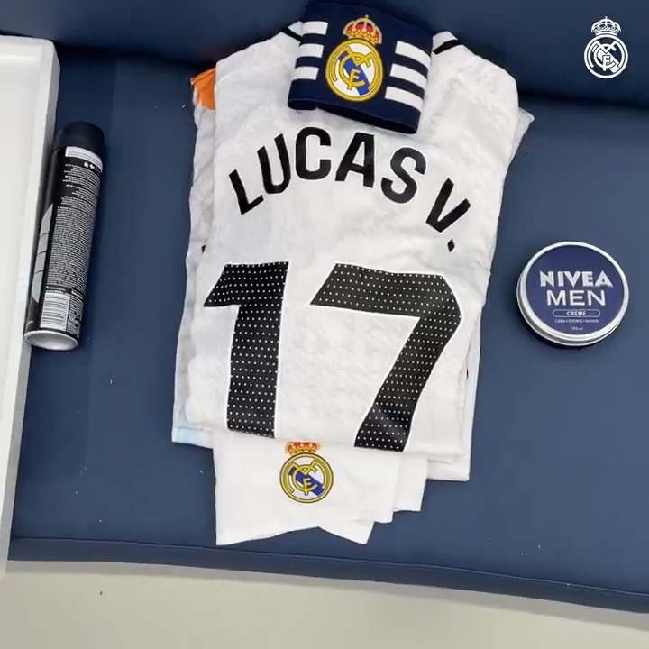 👕🔢 ¡Todo listo en nuestro vestuario! 🔵 #PreparationIsEverything