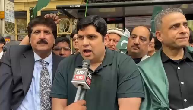 پاکستان میں عطا تارڑ اور لندن میں احسن تارڑ نے انڈیا کو دن میں تارے دکھا دیے — ایک نے بارڈر پر للکارا، دوسرے نے دلِ لندن میں مظاہرہ کر کے مودی سرکار کو ہلا دیا