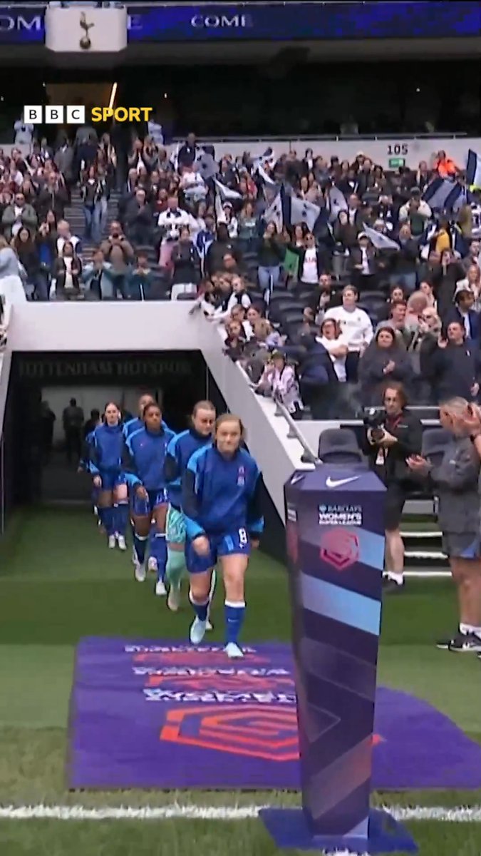 A very special moment for Chelsea at the Tottenham Hotspur Stadium. 💙 #BBCFootball #WSL