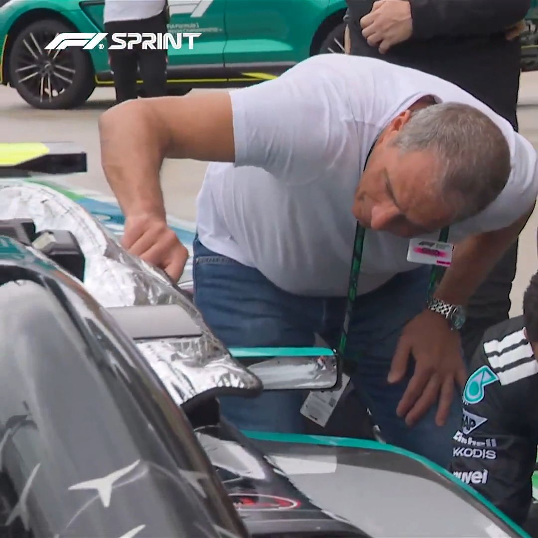 He's not under there! 🫣 The early stoppage in the #F1Sprint delivered a golden moment between Kimi Antonelli and his father 🤣
