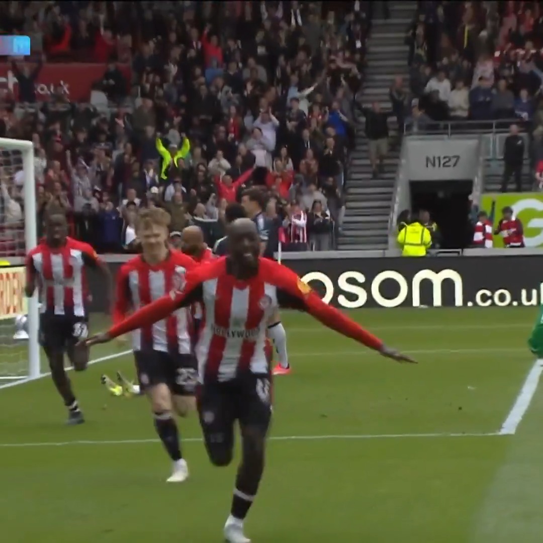 Watch EVERY GOAL from a thriller at the Gtech as Brentford toppled Manchester United 4-3. 🎥