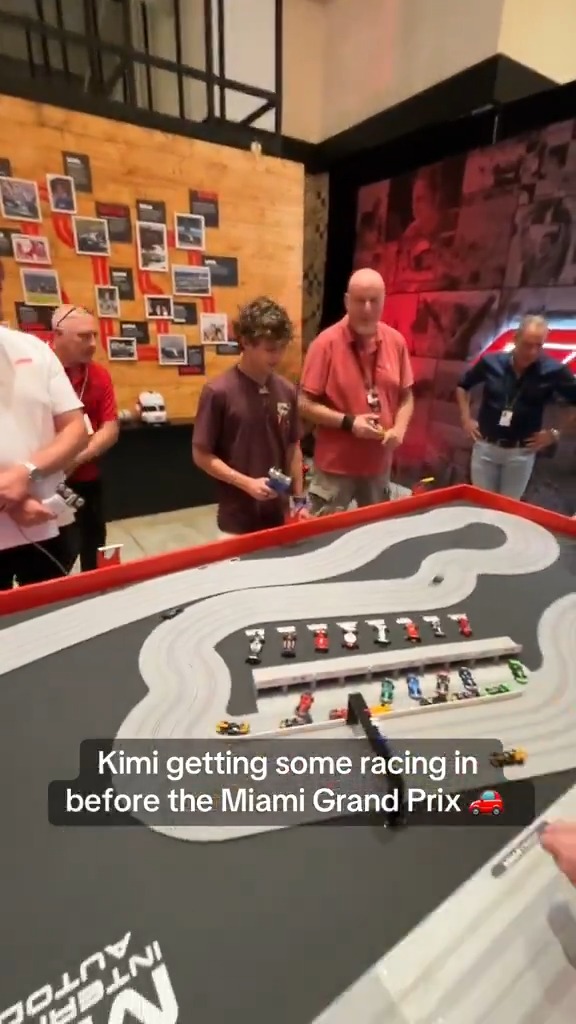 "I don't like that corner" 😂 Kimi Antonelli was locked in 👀