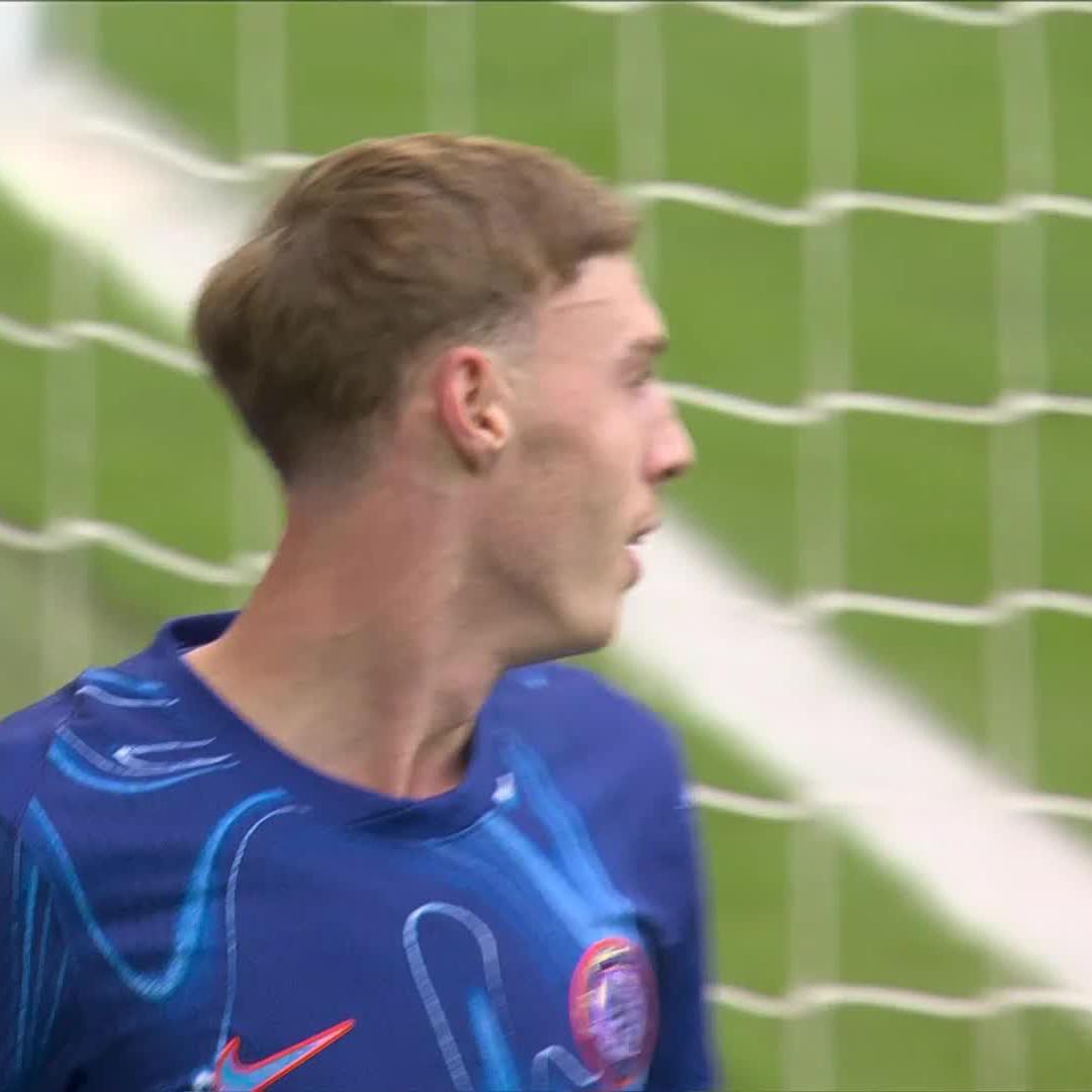 Only Cole Palmer would shoot from here 🤯 He comes so close to ending his goal drought 🤏 📺 Stream #CHELIV on DStv: #SSPL
