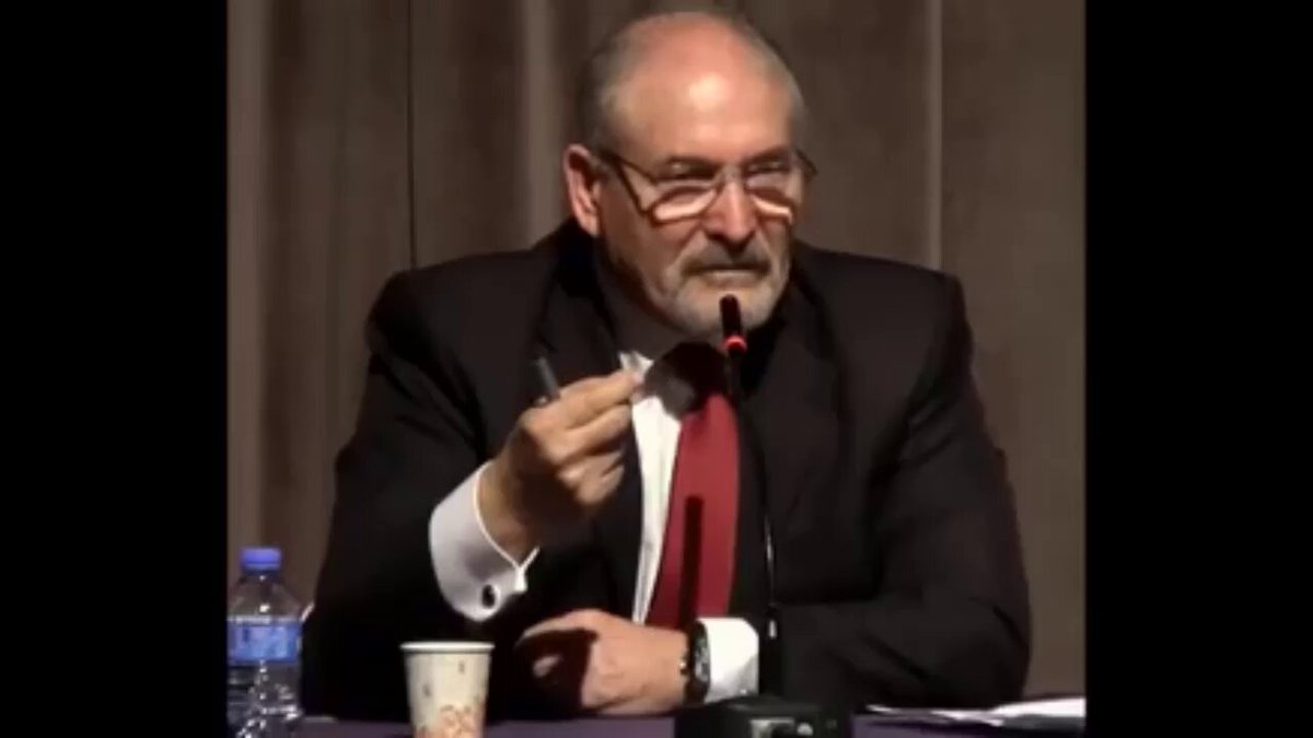"Eğer iman doğru bir şey olsa bilgi arttıkça iman artması gerekir. Tam tersi cehalet arttıkça iman artar. Dindar tanrıyı hiçbir zaman açıklayamaz. Tanrıya inanan tanrıyı açıklayamadığı sürece onu reddetmek aklın gereği. Tanrı çok büyükse bilinmemesi, gizemli kalması lazım."