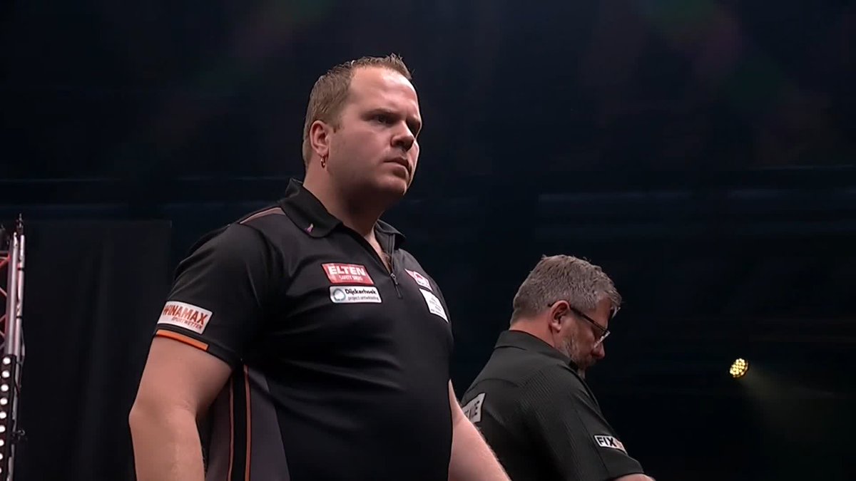DIRK WINS A DECIDER! Incredible drama at the Glaspalast! Both players spurn opportunities in a dramatic finale, but it's Dirk van Duijvenbode who survives four match darts to book his place in the semi-finals! 📺 #ET6 | QF