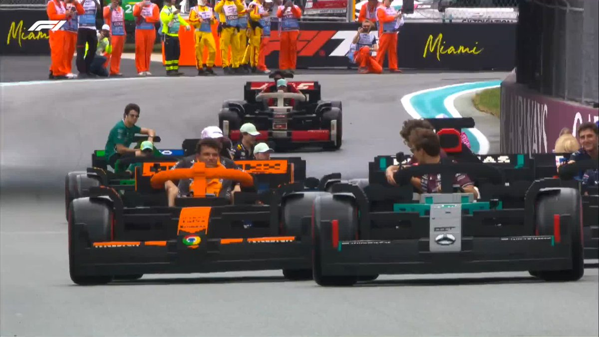 Contact between McLaren and Alpine... and the LEGO bricks go flying! 💥 #F1 #MiamiGP