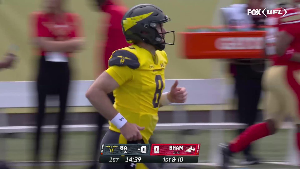 KEVIN HOGAN'S FIRST THROW OF THE SEASON IS A DIME 🎯🔥 📺: FOX | Verizon