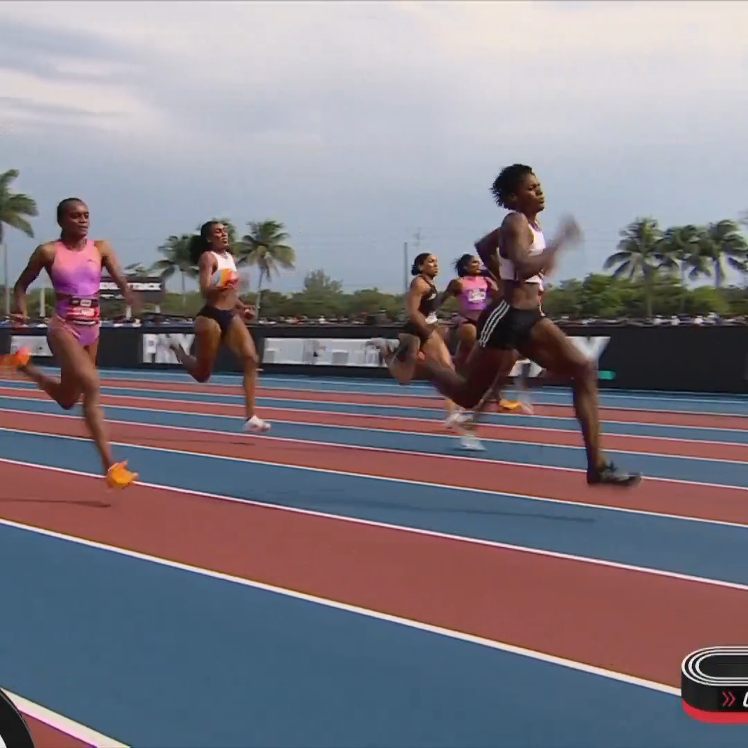 Marileidy Paulino 🇩🇴 runs a PB & National Record of 22.30s (1.0) over 200m at the Miami Grand Slam! She sweeps the 200m & 400m to win her first slam title.