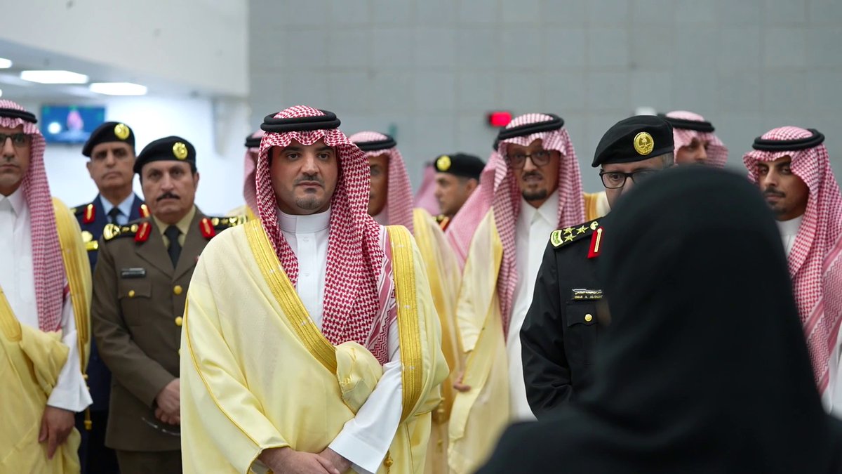 #فيديو الأمير عبدالعزيز بن سعود، وزير الداخلية، يدشن مركز العمليات الأمنية الموحدة 911 في #المدينة_المنورة.