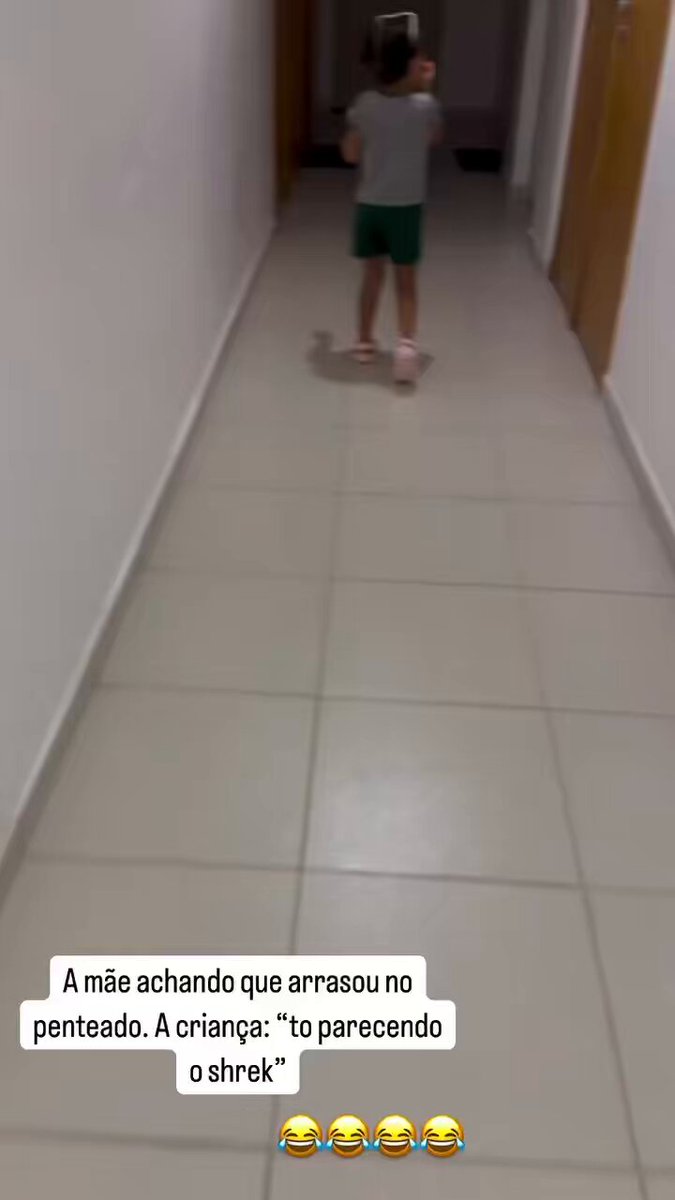 Ela não mentiu, tá igual o shrek mesmo