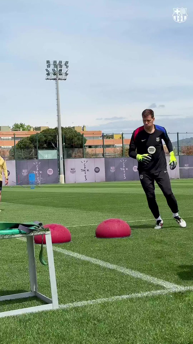 Our keepers getting ready 🧤✨