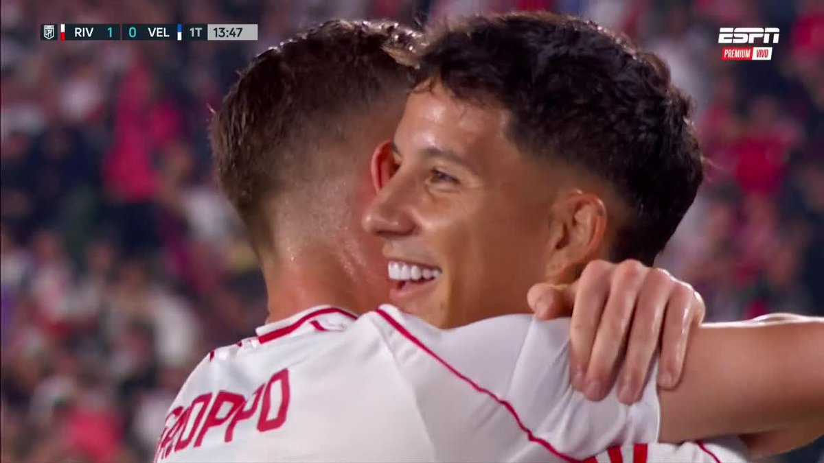 No me olvido que, después de haber sido aplaudido por los hinchas en el Amalfitani, el muerto este nos gritó el gol en la cara. Jodete manco.
