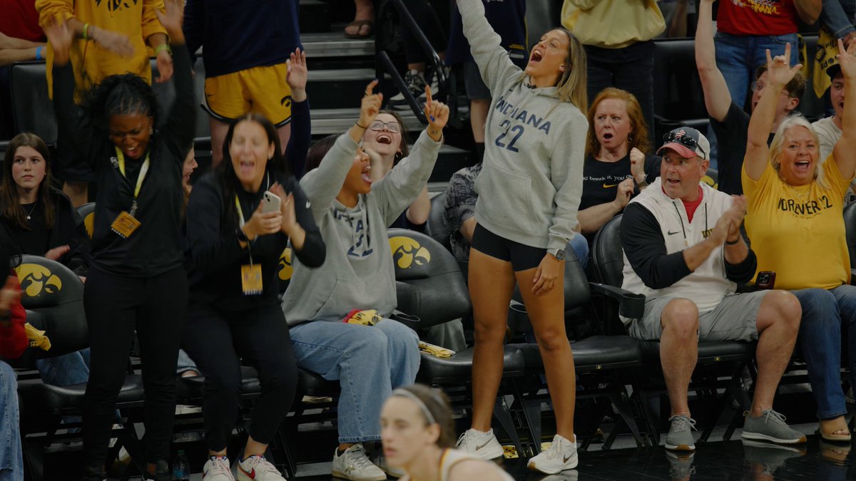 CC's biggest fans 🥹 ⚠️ Headphone Warning ⚠️ Gabbie Marshall x jadagyamfi #Hawkeyes