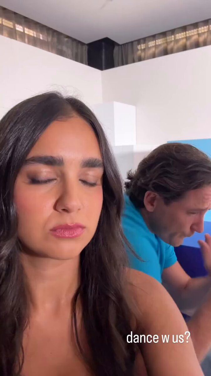 Dance w us? - Lewis Pullman dancing🫸🏻🫷🏻🕺🕺 with Geraldine Viswanathan, Julia Louis-Dreyfus, David Harbour, Hannah John-Kamen and Wyatt Russell 이 날 춤춘거 생각나서 이불킥했을듯,,,
