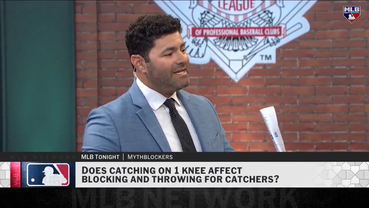 To catch on one knee or not? 🤔 13-year Big Leaguer Alex Avila discusses the pros and cons of catchers receiving pitches from one knee on #MLBTonight ⬇️