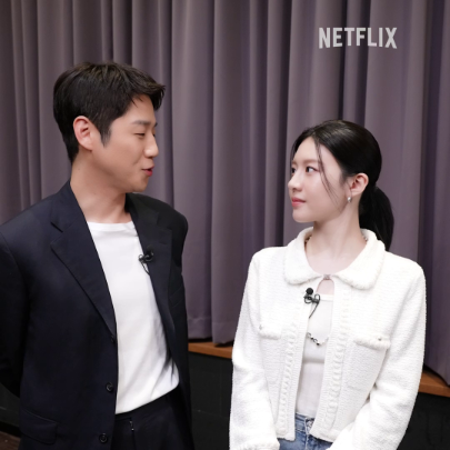 커플이 아니라기엔 너무 잘 어울리는데요.🫣 <언젠가는 슬기로울 전공의생활>도, 넷플릭스에서. * 눌러서 크게 보기 *