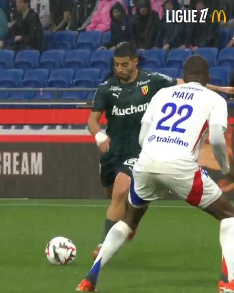 أهداف من اختصاص المغاربة ☄️🇲🇦 أنس الزروري يسجل واحدًا من أجمل أهداف الجولة 34 من #الدوري_الفرنسي 🥶