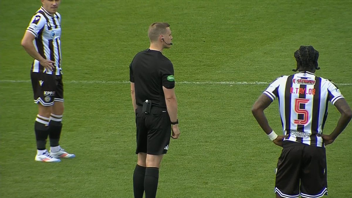 🗣️ "I was surprised it was disallowed..." Dermot Gallagher believes the referee was wrong to rule out Jeppe Okkels goal for Aberdeen against St Mirren for a handball against Kevin Nisbet in the build-up ⤵️