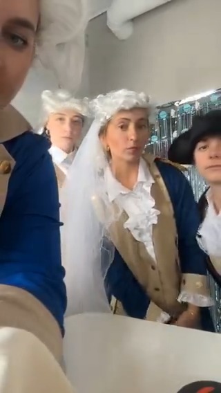 Someone had a Founding Fathers themed bachelorette party in Boston over the weekend... ❤️ 📹: Maddie Lacman