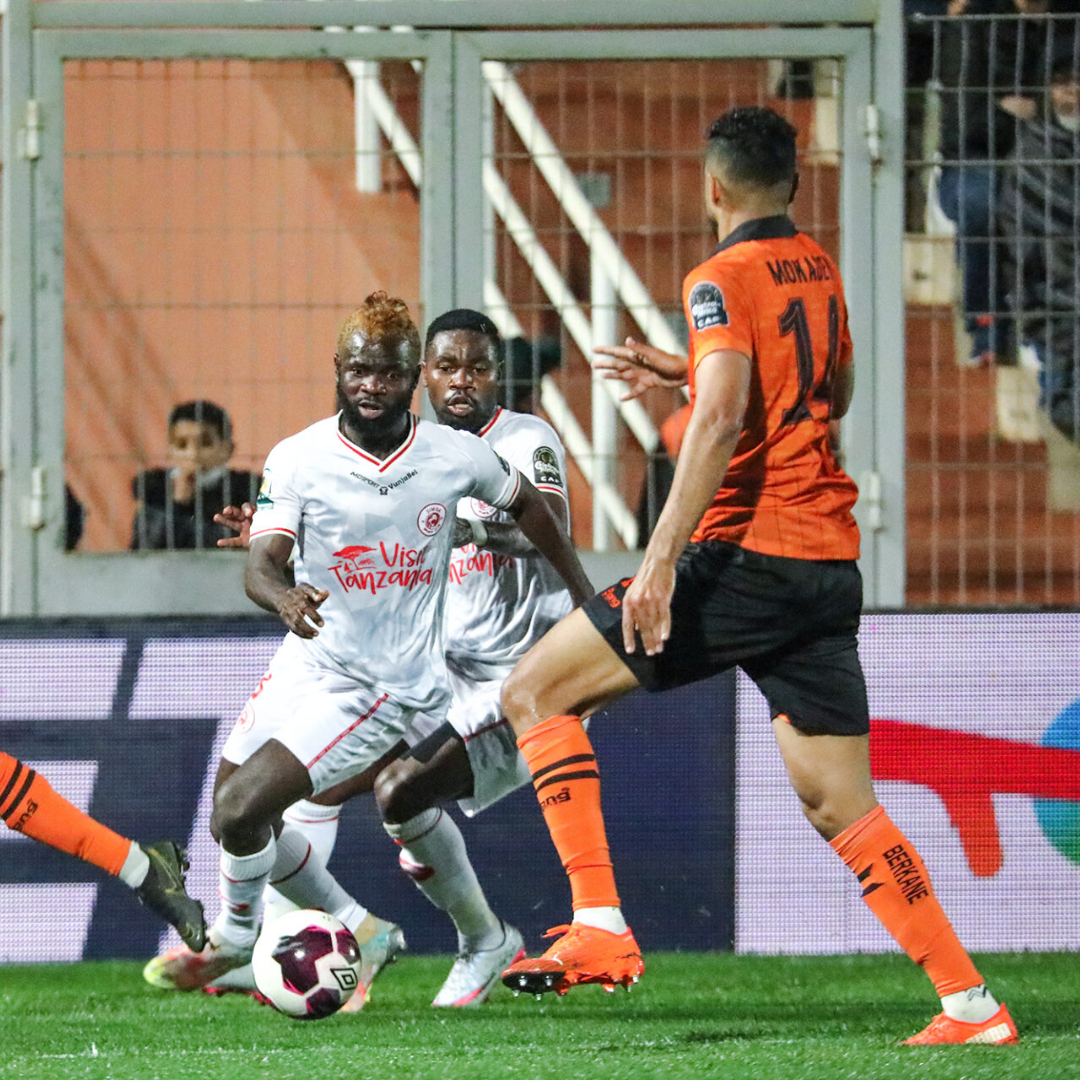 Rewind to the first meeting between the 2024/25 #TotalEnergiesCAFCC finalists! A look back at when RS Berkane and Simba SC first went head-to-head. 🇲🇦🇹🇿