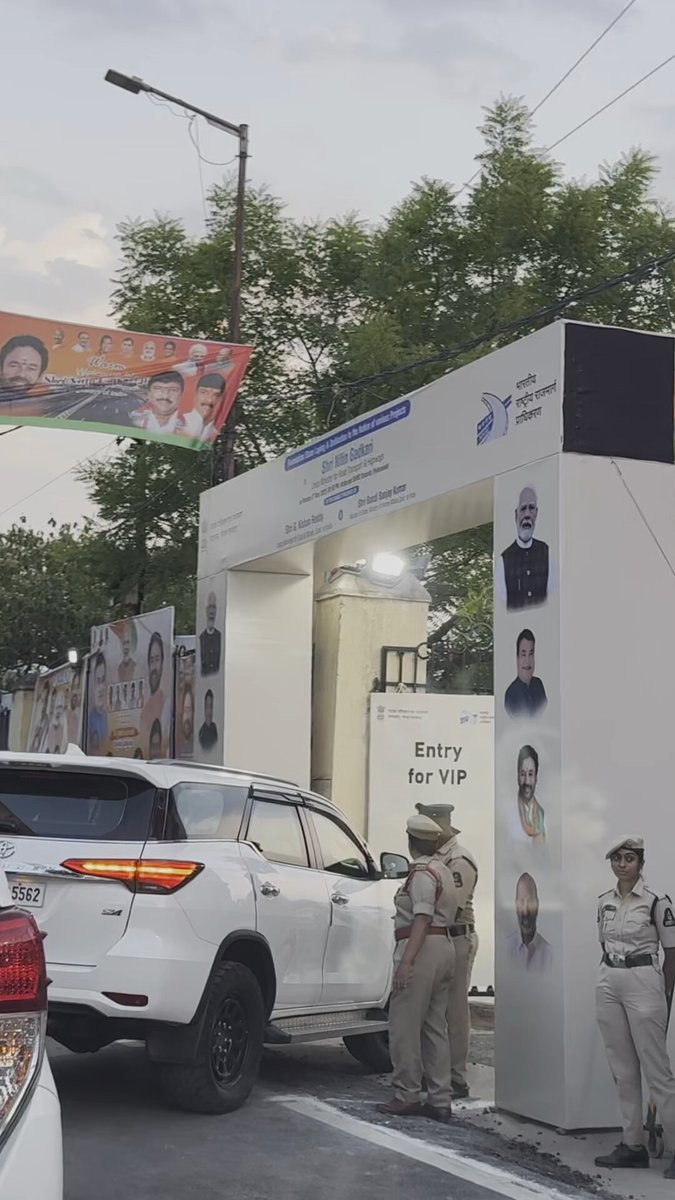 Unveiling transformative projects worth ₹2,200 crore to redefine travel and boost connectivity across Telangana! From smoother commutes to safer roads, we’re building the future—one milestone at a time. #PragatiKaHighway #GatiShakti G Kishan Reddy Komatireddy Venkat Reddy Ponnam Prabhakar