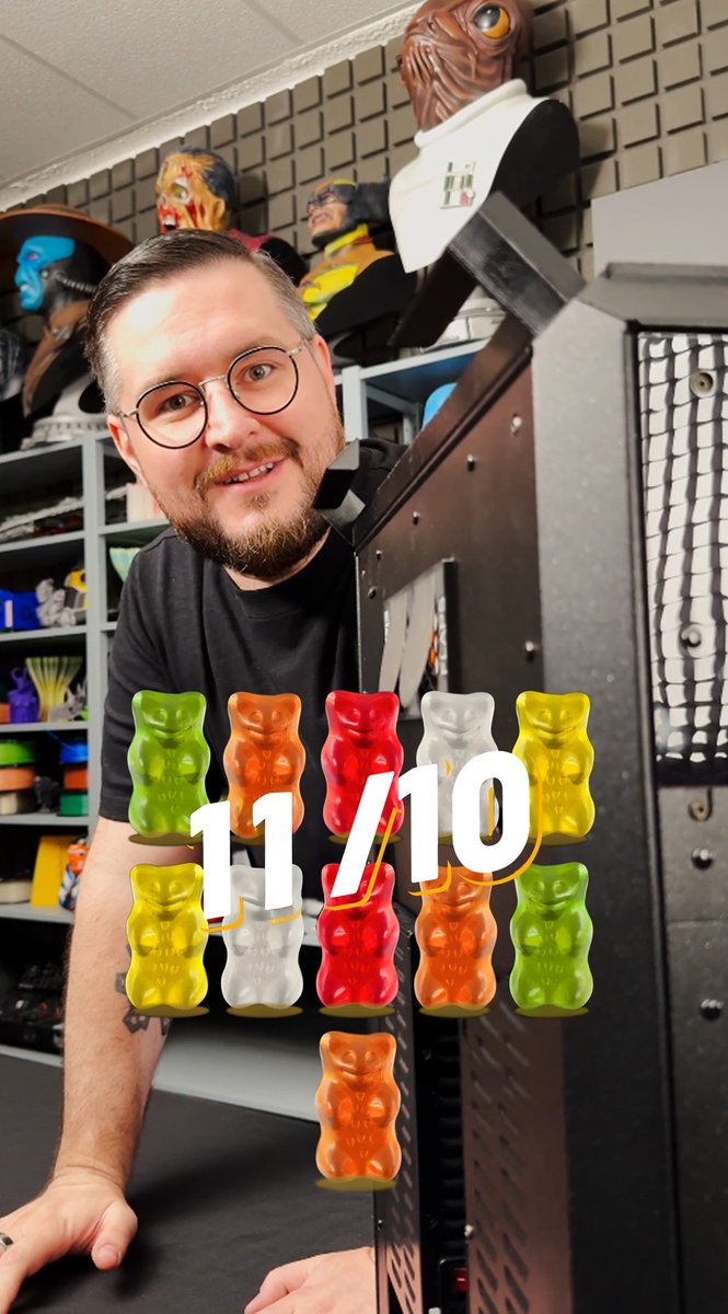 Josef took a look around and found some great mods for the Prusa CORE One.🔧 One that caught his eye? “Prusa Core One Flaps” by Miroslav Černý – clever covers for the chamber fans that automatically open when the fans start spinning to keep the heat in. ✨