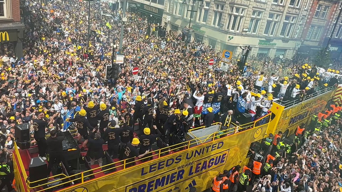 An estimated 150,000 people lined the streets today to celebrate the club's title-winning heroes. #lufc what an incredible view I had. 🙌