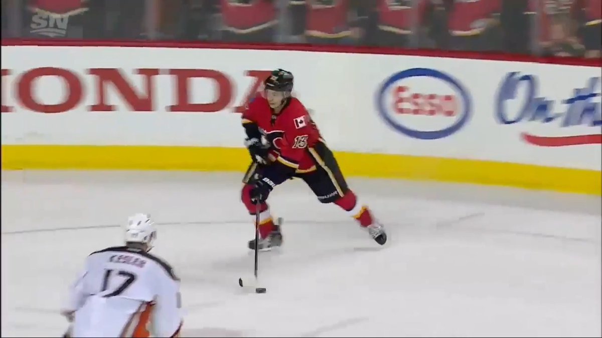 On this day ten years ago, Johnny Gaudreau and Mikael Backlund led the #Flames to a come from behind victory over the Ducks in the 2015 playoffs! 🎥: Sportsnet | NHL