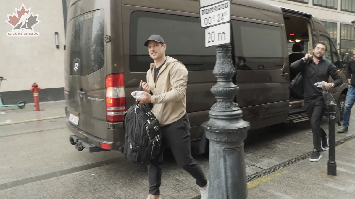 Captain Canada has arrived. 🇨🇦 Capitaine Canada est là. 🇨🇦 #MensWorlds | #MondialMasculin