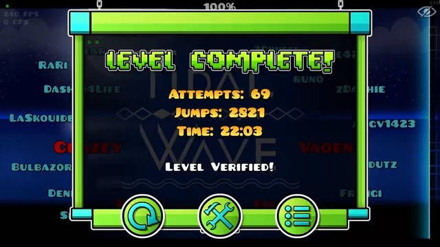 Top player SerVax has just beaten Geometry Dash’s hardest level, 'Tidal Wave', after more than 47,000 attempts — becoming the third victor after a full year without a single completion! 🏆