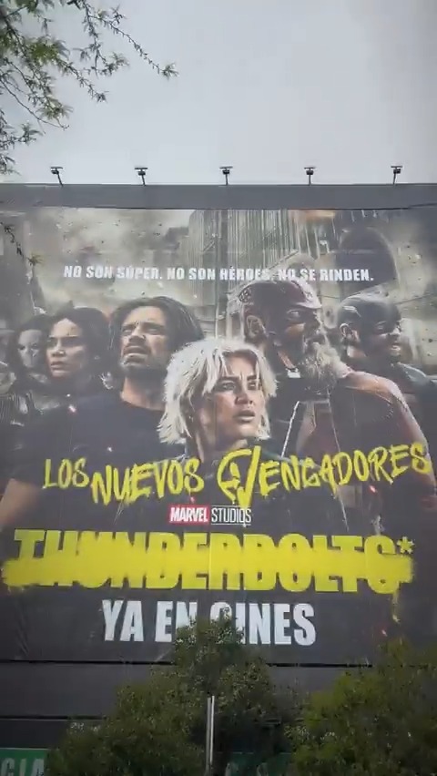 👀 Paseando por Madrid nos hemos encontrado con los #̶T̶h̶u̶n̶d̶e̶r̶b̶o̶l̶t̶s̶* #LosNuevosVengadores de Marvel Studios. 🎟️ Hazte con tus entradas: