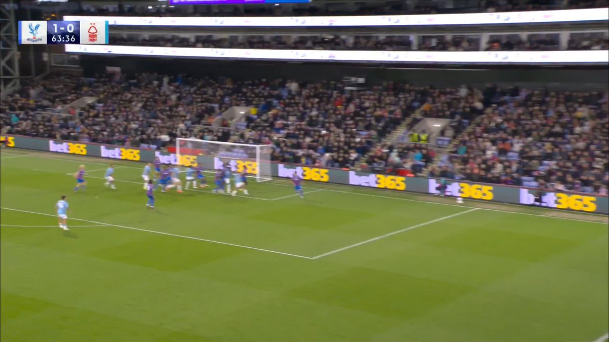 What a touch from Murillo to redirect the ball in! 🔥