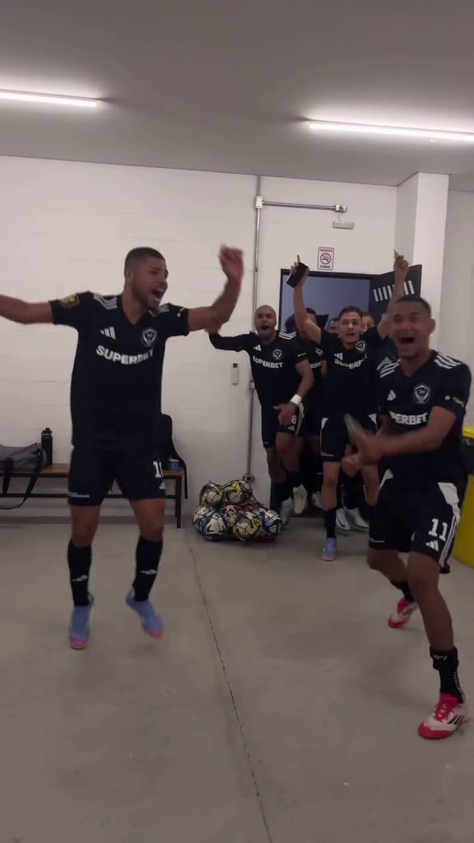 BONJOUR, PARIS. A #FURIAFC TA CHEGANDO 🐾 É #DIADEFURIA NA #KingsLeagueBrazil! ⚫⚪