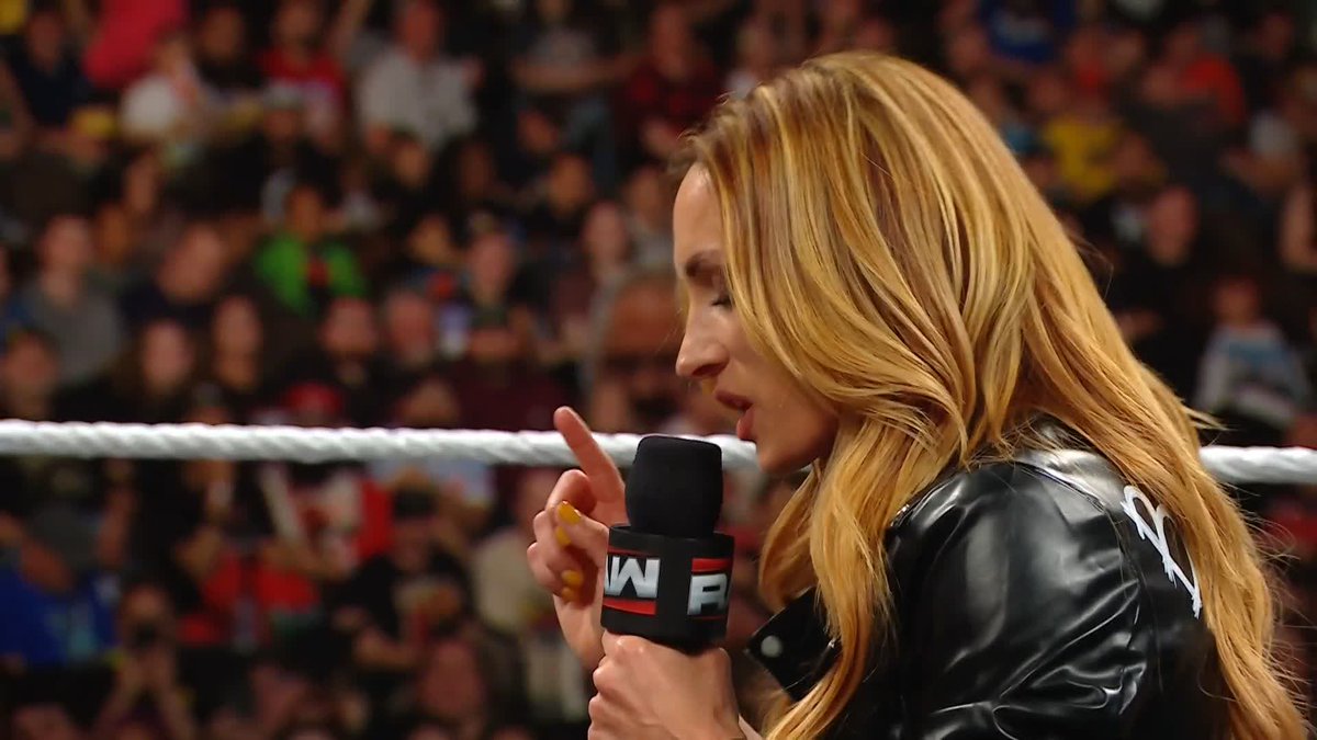Advantage: LYRA?! 👀 #WWERaw