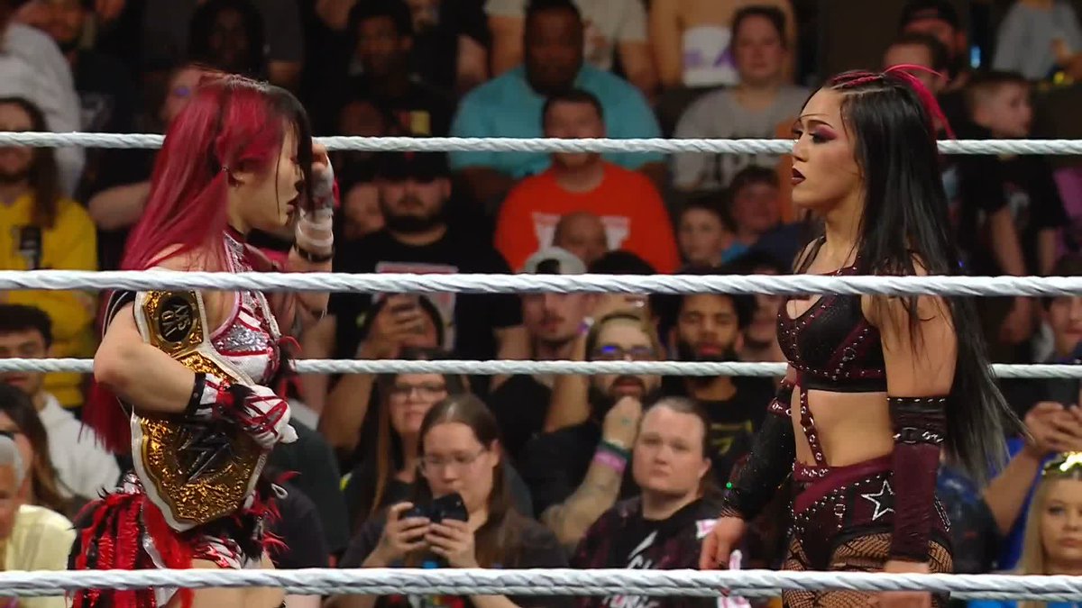 Poor IYO... 😔 #WWERaw