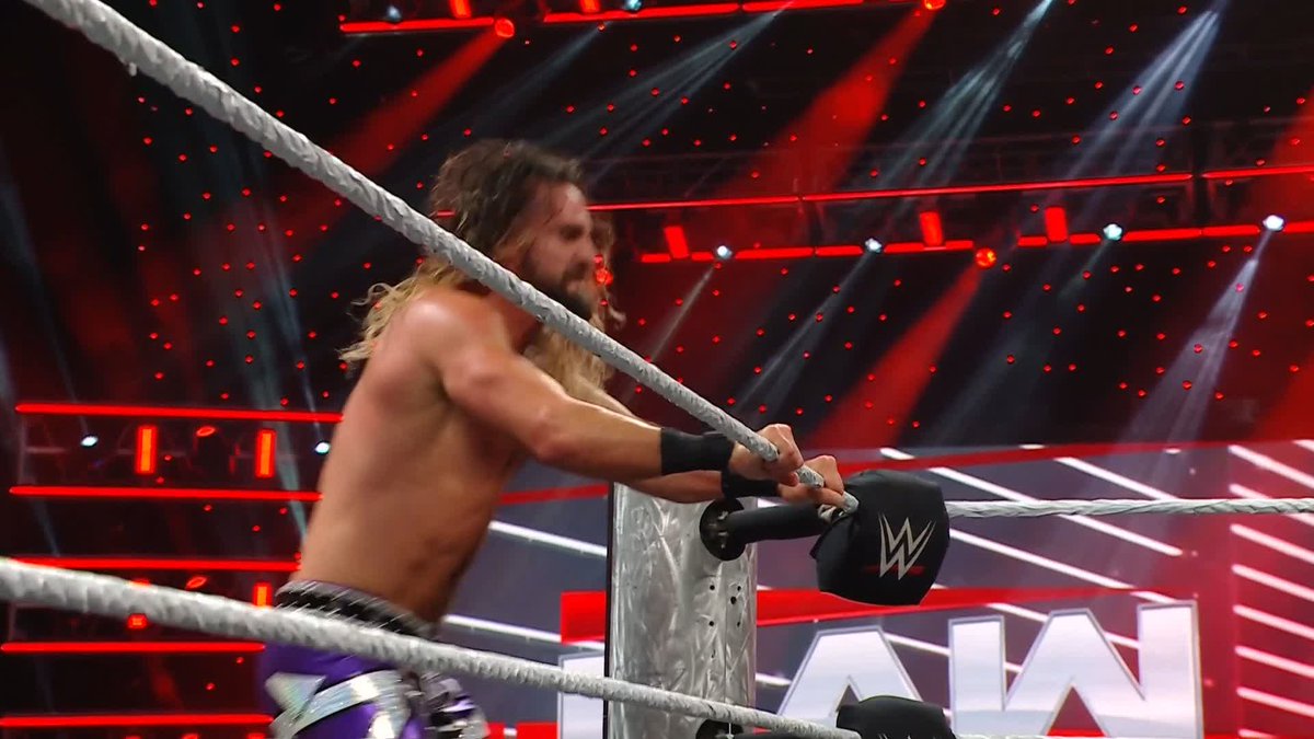 THIS IS AWE-SOME! 👏👏 👏👏👏 #WWERaw
