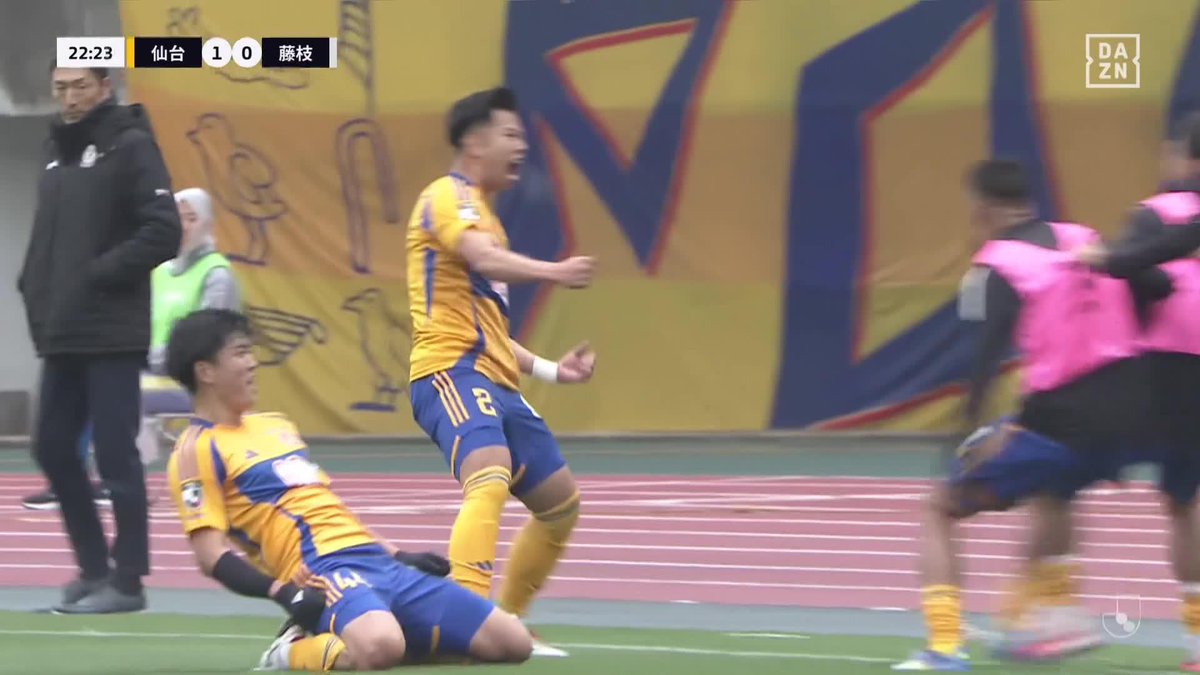 ゴールへ突き刺す豪快なシュート！ 一瞬の隙をついた仙台の攻撃から #髙田椋汰 のスーパーゴールが決まる！ 🏆明治安田J2第14節 🆚仙台×藤枝 📺 #DAZN ライブ配信中 #仙台藤枝