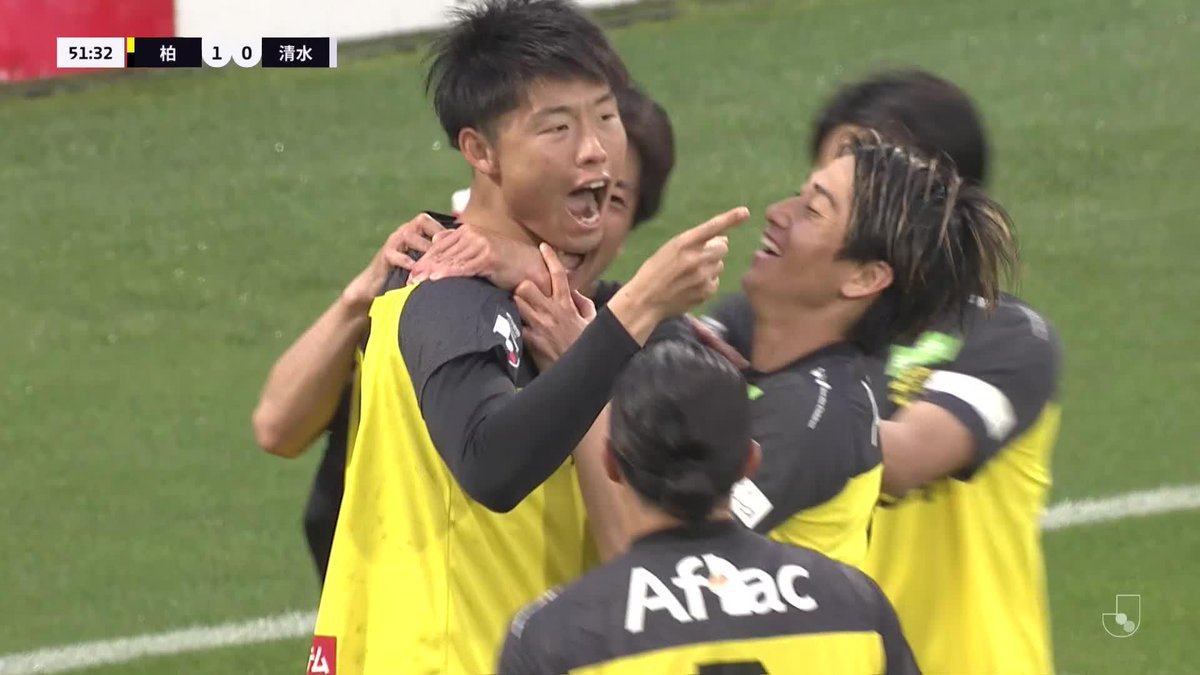 裏に抜けた #仲間隼斗 のクロスに飛び込んだのは #垣田裕暉!🔥 🎦 ゴール動画 🏆 明治安田J1リーグ 第15節 🆚 柏vs清水 🔢 1-0 ⌚️ 52分 ⚽️ 垣田 裕暉(柏) #Jリーグ