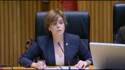 Tonta no era, pero hacerse la tonta no le sale muy bien. Soraya era, es y será derecha española rancia, pura y dura.