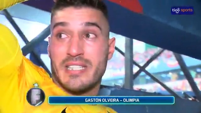🙌¡Emoción a flor de piel por parte de Gastón Olveira! 🥹El portero franjeado no pudo contener las lágrimas tras volver a defender el arco de Olimpia y llevarse nuevamente un enorme triunfo de La Nueva Olla. #FutbolerosxTS