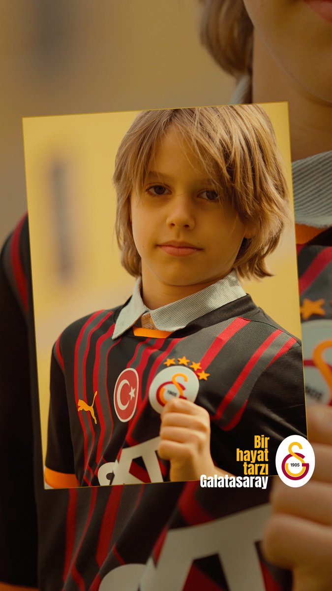 Çocukluk aşkımsın, hayat tarzımsın! 🙌 #BirHayatTarzıGalatasaray 📲