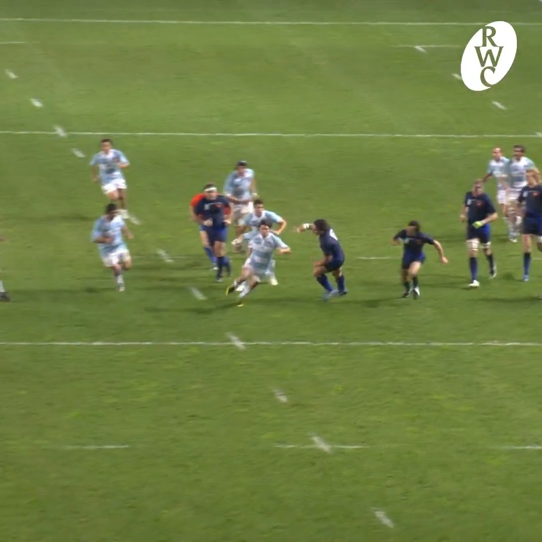 The passes, the run 😱 This Los Pumas team try had it all 🇦🇷 #RWC2007