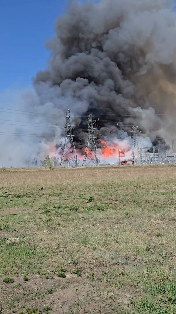 Fire behind Costco Business Centre #Edmonton #YEG #YEGwx Sean Amato CTV News CTV Edmonton Global Edmonton