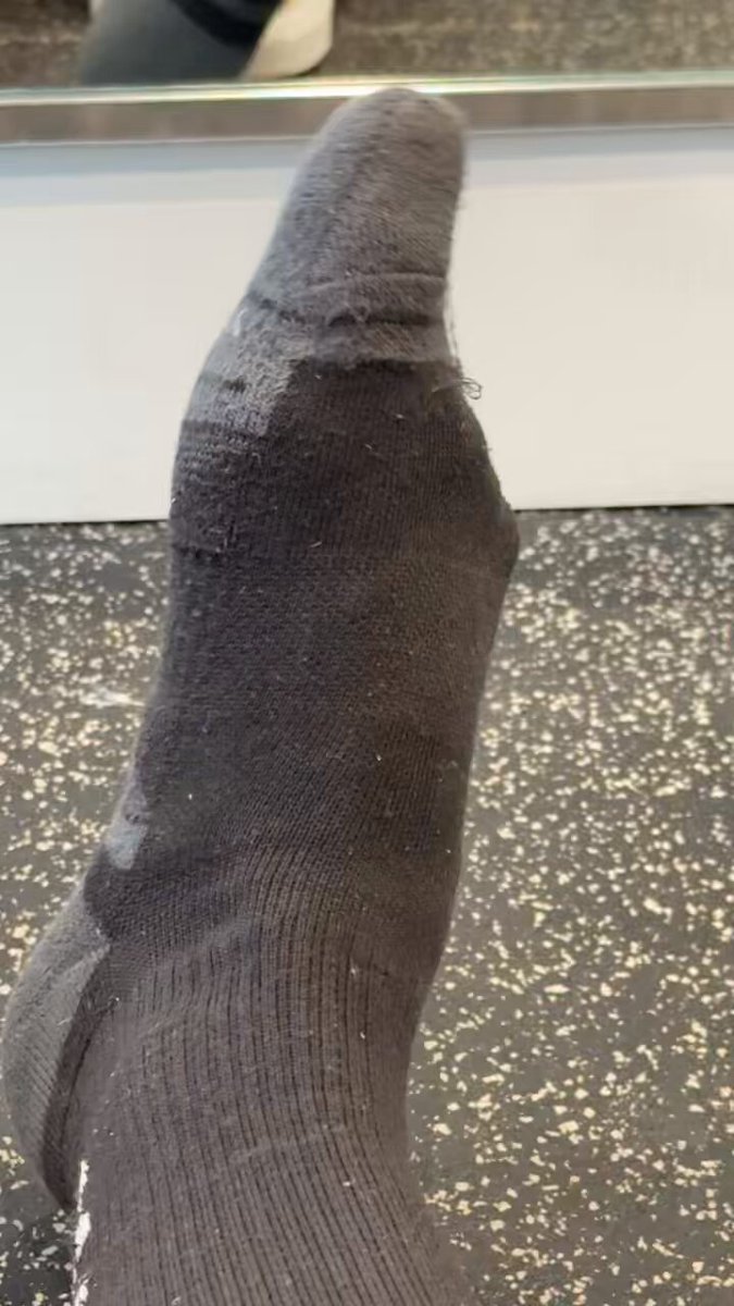 Post gym, the smell is crazy; now it’s time to give in to your urge to relapse and drain everything you have into my account 🤑🤑🤑
