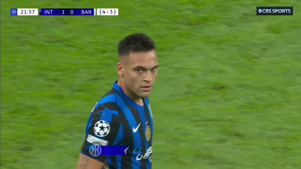 Denzel Dumfries puts it on a plate for Lautaro Martínez 🍽️ Inter strike first ⚽️
