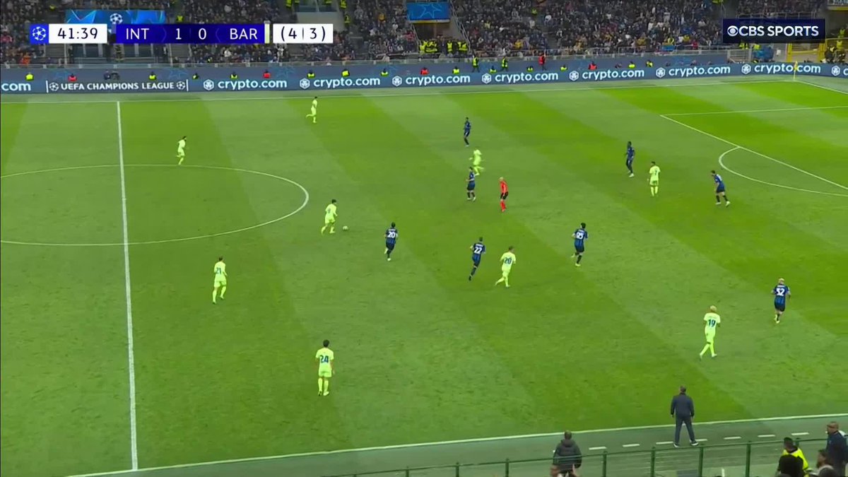 Hakan Çalhanoğlu sends Szczęsny the wrong way 🎯 Inter double their lead 🔥